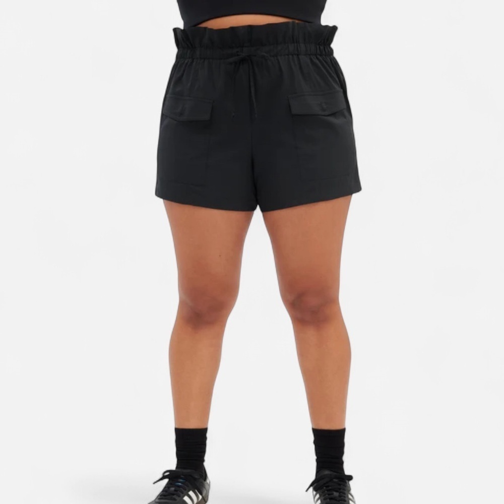GIRLFRIEND COLLECTIVE Cora Pocket Shorts - Black Size 5XL